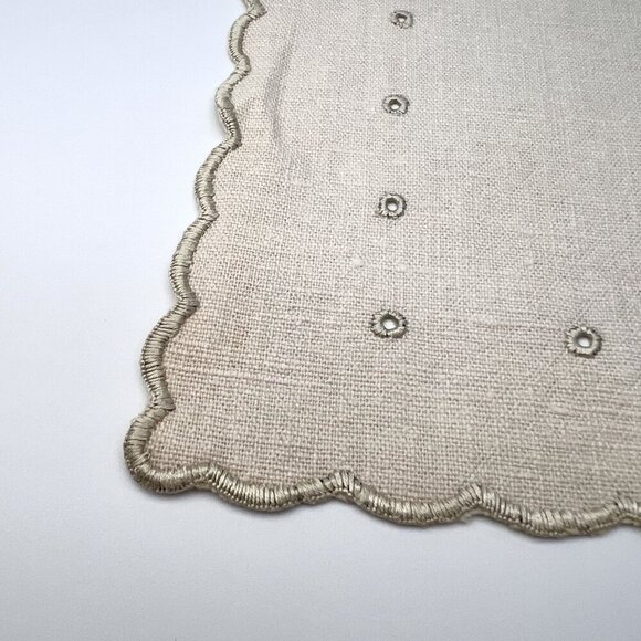 Vintage Linen Doily Beige Embroidered Scalloped Edge Rectangular Cutwork - Picture 2 of 10